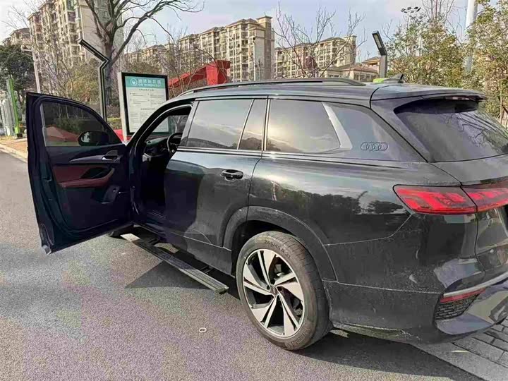 Audi Q6 2023 2023款 45 TFSI quattro 齐云型 Light 羽林套装