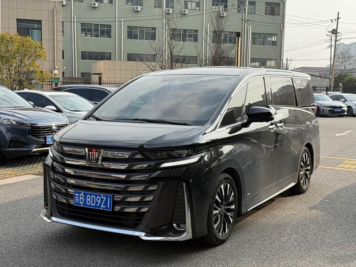 Toyota Vellfire 2024 2024款 皇冠 双擎 2.5L 至尊版