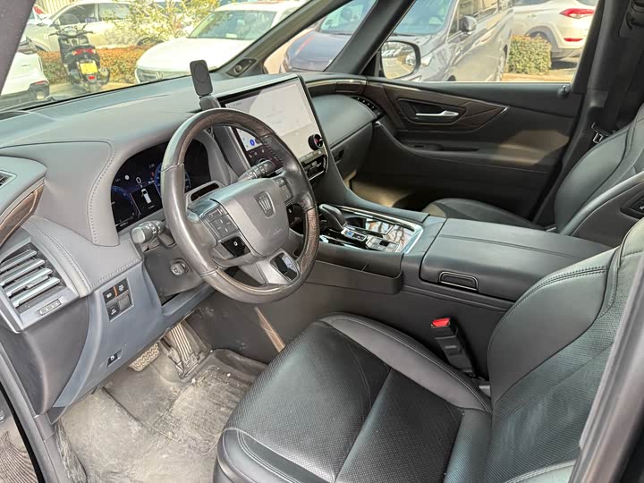 Toyota Vellfire 2024 2024款 皇冠 双擎 2.5L 至尊版