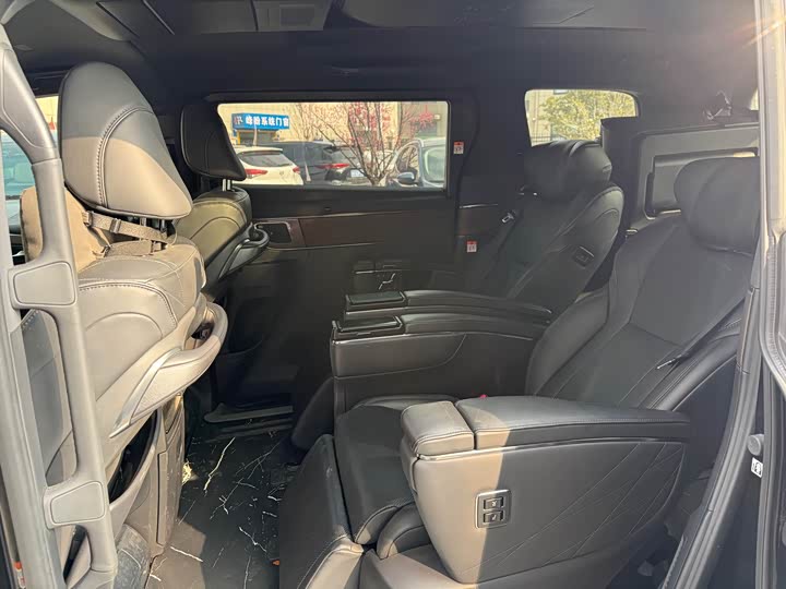 Toyota Vellfire 2024 2024款 皇冠 双擎 2.5L 至尊版