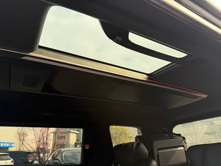 Toyota Vellfire 2024 2024款 皇冠 双擎 2.5L 至尊版