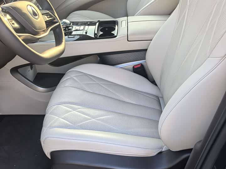 Denza D9 2025 2025款 DM-i 智驾版 1020 四驱旗舰型