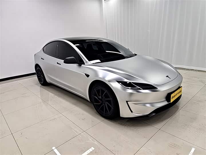 Tesla Model 3 2024 2024款 高性能全轮驱动版