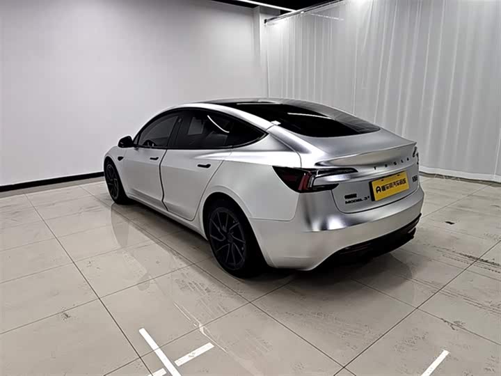 Tesla Model 3 2024 2024款 高性能全轮驱动版