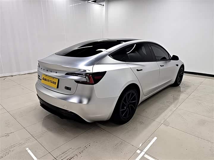 Tesla Model 3 2024 2024款 高性能全轮驱动版