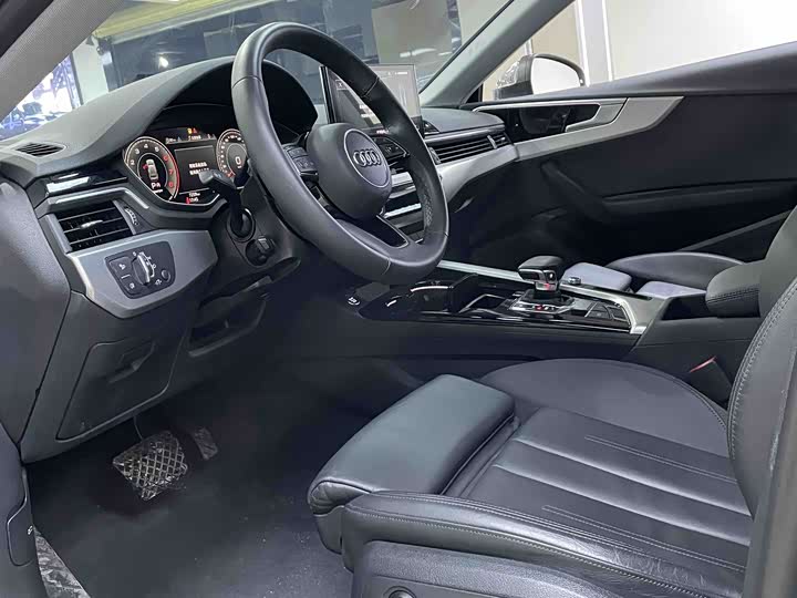 Audi A5 2024 2024款 Sportback 40 TFSI 时尚动感型