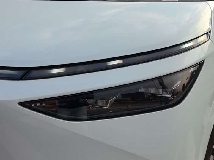 XPeng X9 2025 2025款 纯电 740超长续航 Max