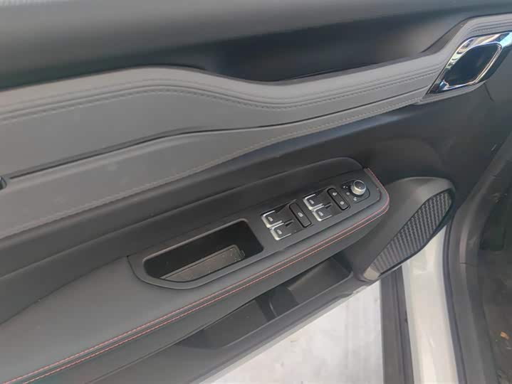 Geely Cowboy 2025 2025款 1.5TD 趣野版