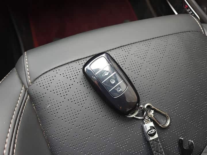 Chery Tiggo 8 2025 2025款 卓越版 230TCI 手动舒适版 7座