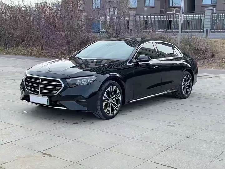 Mercedes-Benz E-Class Hybrid 2024 2024款 E 350 e L 插电式混合动力运动轿车