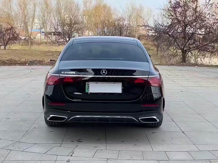 Mercedes-Benz E-Class Hybrid 2024 2024款 E 350 e L 插电式混合动力运动轿车