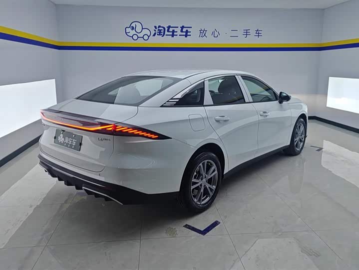 2025 Geely Galaxy L6