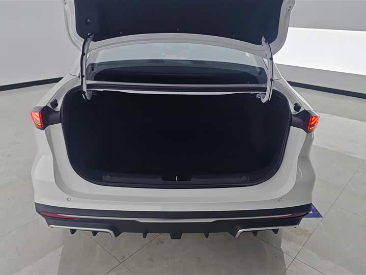 2025 Geely Galaxy L6