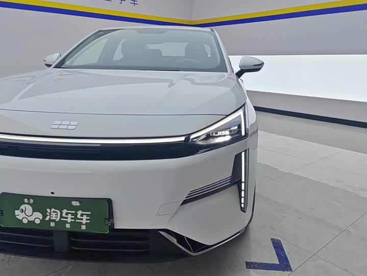 2025 Geely Galaxy L6
