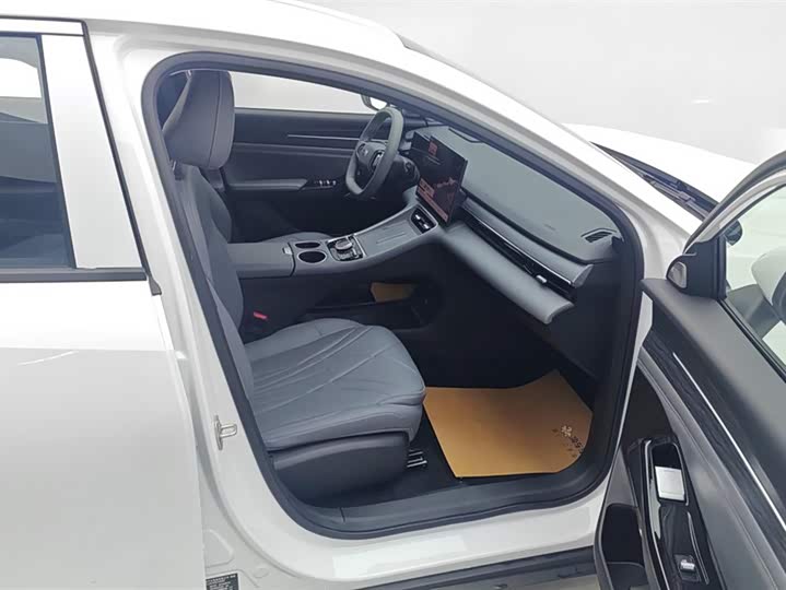 Geely Galaxy L6 2025 2025款 EM-i 140km 远航版