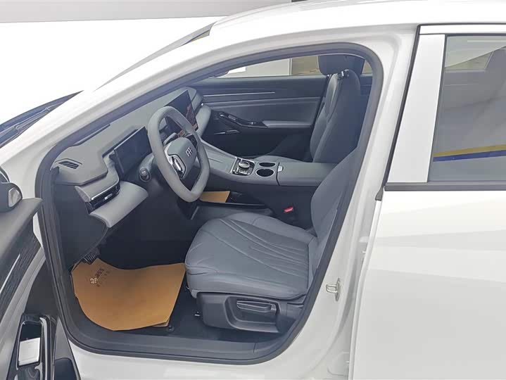 Geely Galaxy L6 2025 2025款 EM-i 140km 远航版