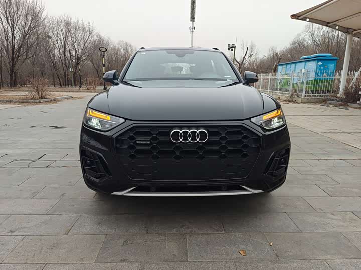 Audi Q5L 2025 2025款 45周年典藏版 45 TFSI 豪华动感型