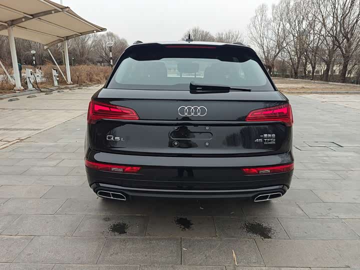 Audi Q5L 2025 2025款 45周年典藏版 45 TFSI 豪华动感型