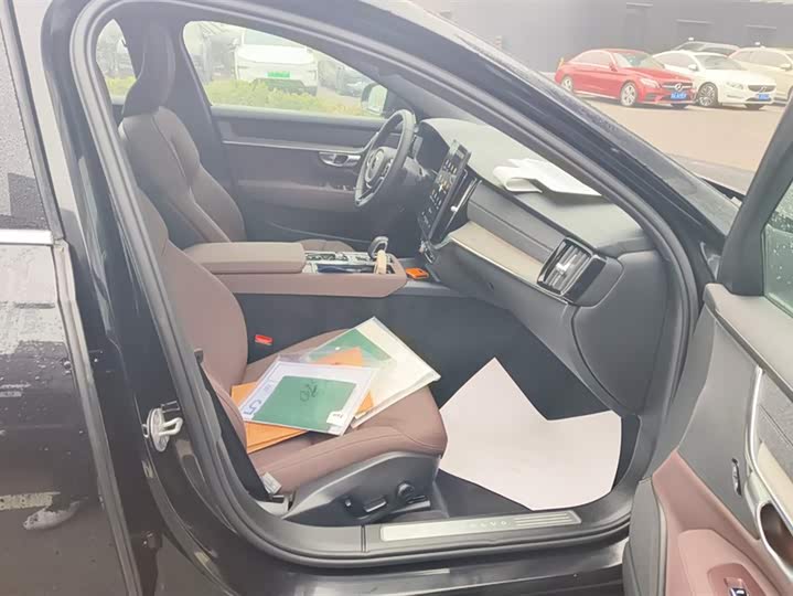 Volvo S90 2026 2026款 B5 智逸豪华版