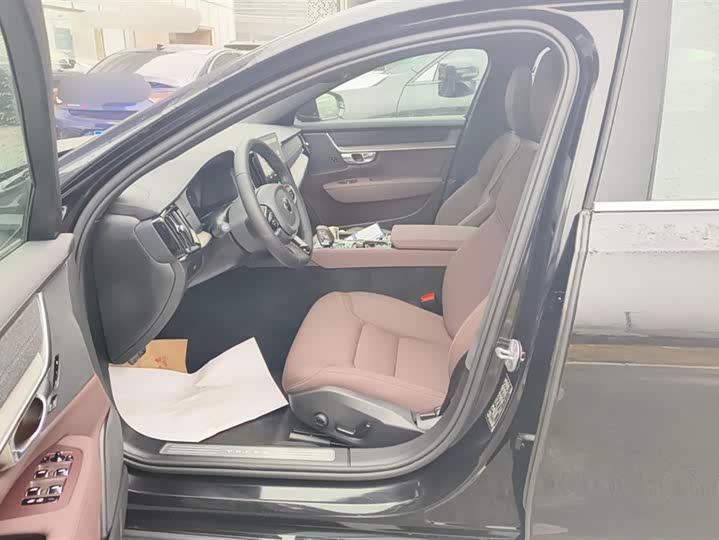 Volvo S90 2026 2026款 B5 智逸豪华版