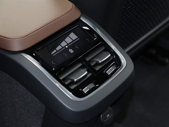 Volvo V90 2024 2024款 Cross Country B5 AWD 智尊版