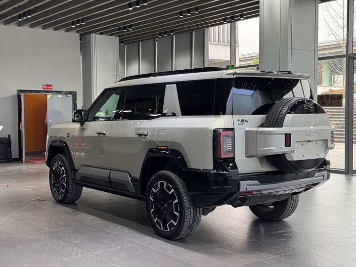 BYD FangChengBao Leopard 8 2025 2025款 智勇旗舰版 7座