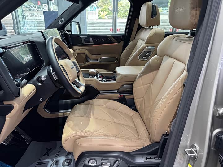 BYD FangChengBao Leopard 8 2025 2025款 智勇旗舰版 7座