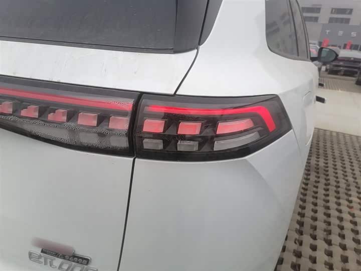 Dongfeng Yipai eπ 008 2026 2026款 六座纯电家享版