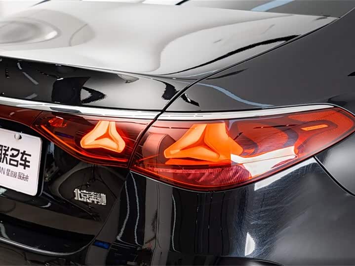 Mercedes-Benz E-Class 2025 2025款 E 300 L 豪华运动型