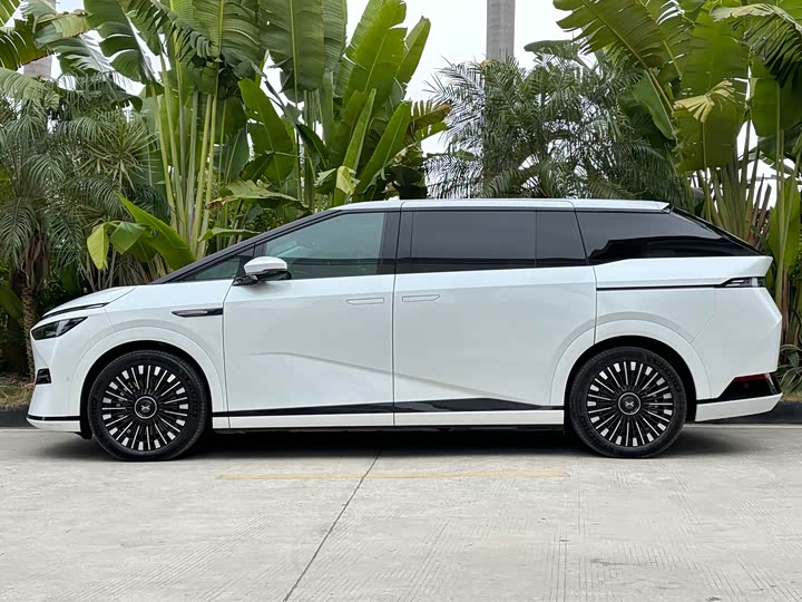 XPeng X9 2025 2025款 纯电 650长续航 Max