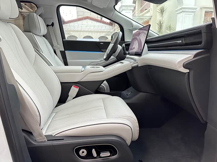 XPeng X9 2025 2025款 纯电 650长续航 Max