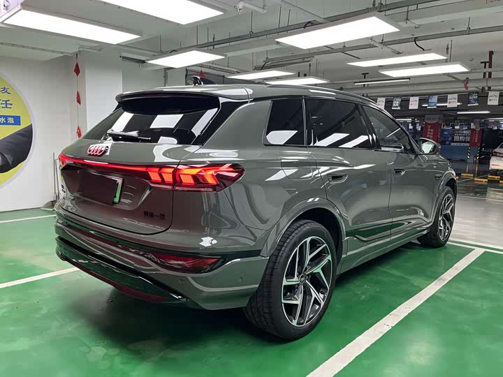 Audi Q6L e-tron 2026 2026款 首发领航版