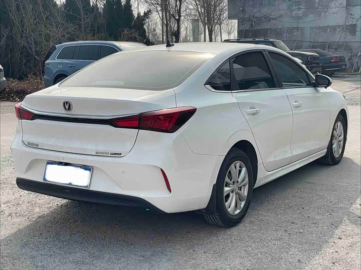Changan Eado Plus 2025 2025款 PLUS 1.5L 手动豪华版