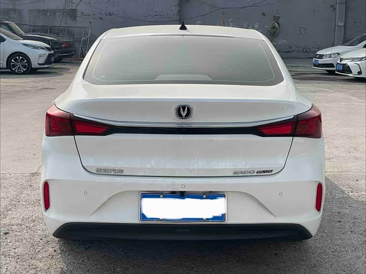Changan Eado Plus 2025 2025款 PLUS 1.5L 手动豪华版