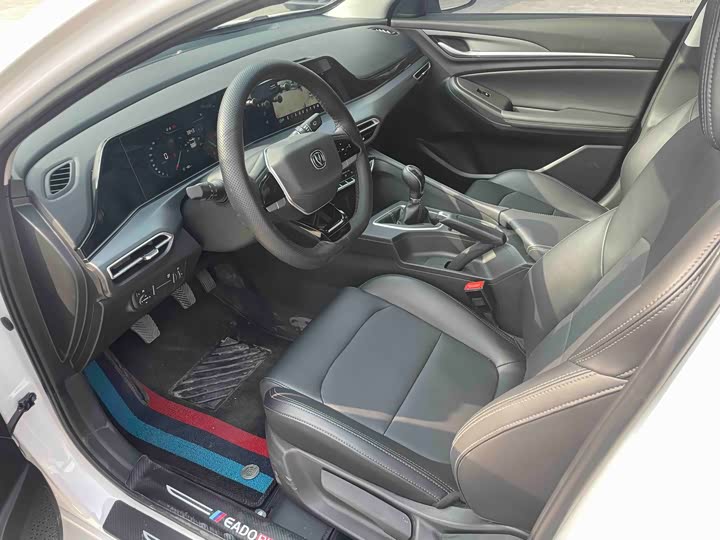 Changan Eado Plus 2025 2025款 PLUS 1.5L 手动豪华版