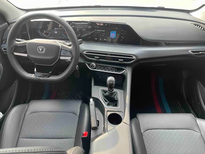 Changan Eado Plus 2025 2025款 PLUS 1.5L 手动豪华版