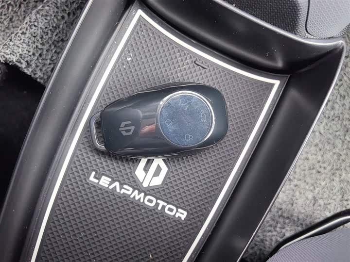 Leapmotor T03 2025 2025款 403舒享版