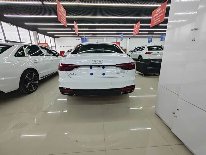 Audi A4L 2025 2025款 200万辆悦享版 40 TFSI 豪华动感型