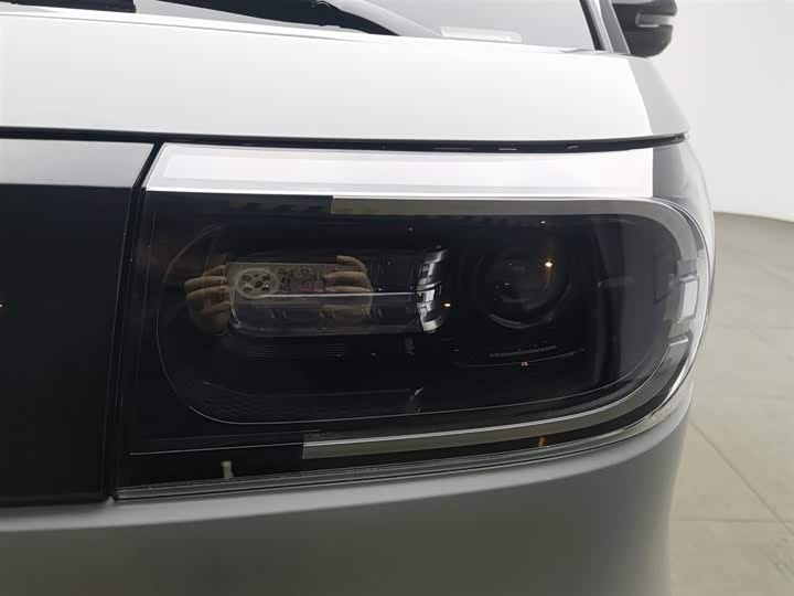 Maxus Dana V1 2025 2025款 V1+长轴高顶 多功能版（62kWh）