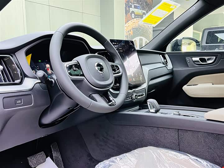 Volvo XC60 2026 2026款 B5 四驱智逸豪华版