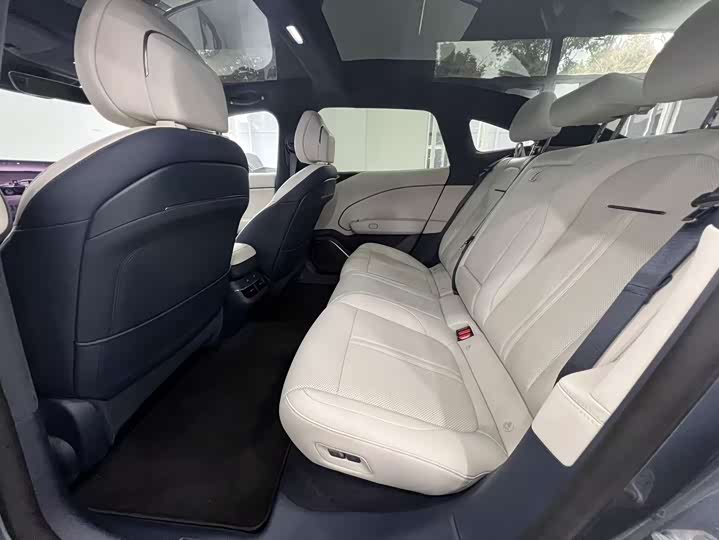 Zeekr 007 2025 2025款 后驱智驾版 75kWh