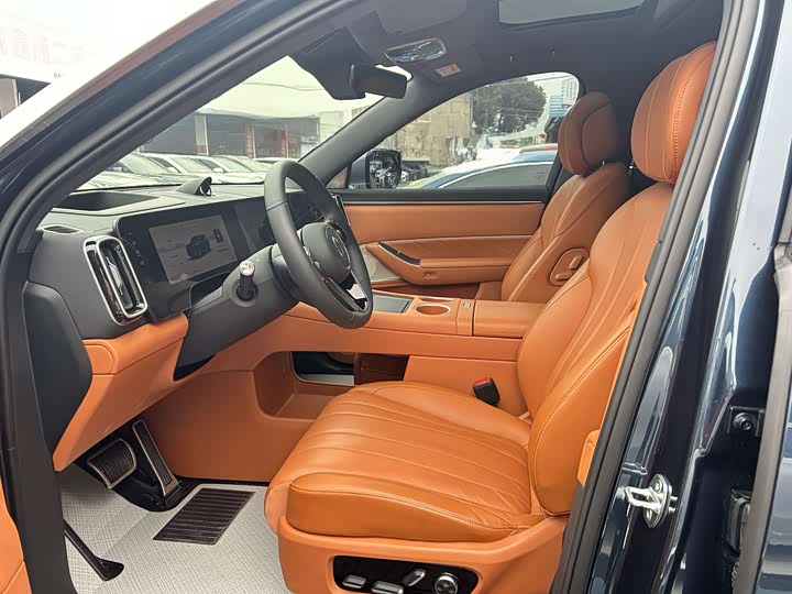 Aito M8 2025 2025款 增程 Max+版 53.4kWh 6座版