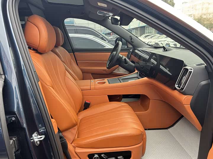 Aito M8 2025 2025款 增程 Max+版 53.4kWh 6座版