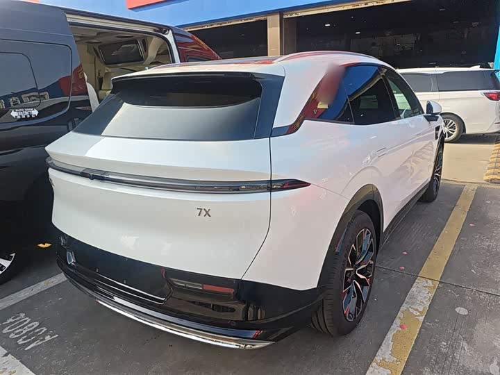 Zeekr 7X 2025 2025款 100kWh 长续航后驱智驾版