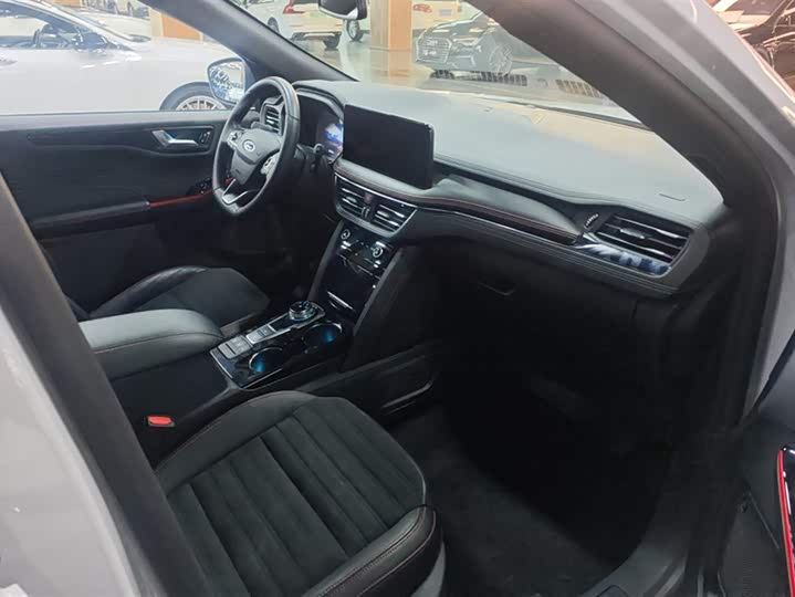 Ford Escape 2023 2023款 EcoBoost 245 四驱纵享款ST-LINE Pro