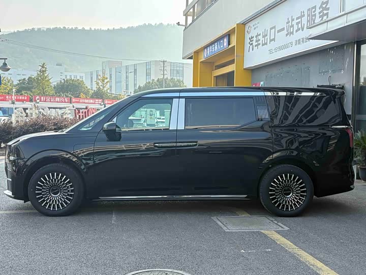 Zeekr 009 2024 2024款 七座过道版四驱 108kWh