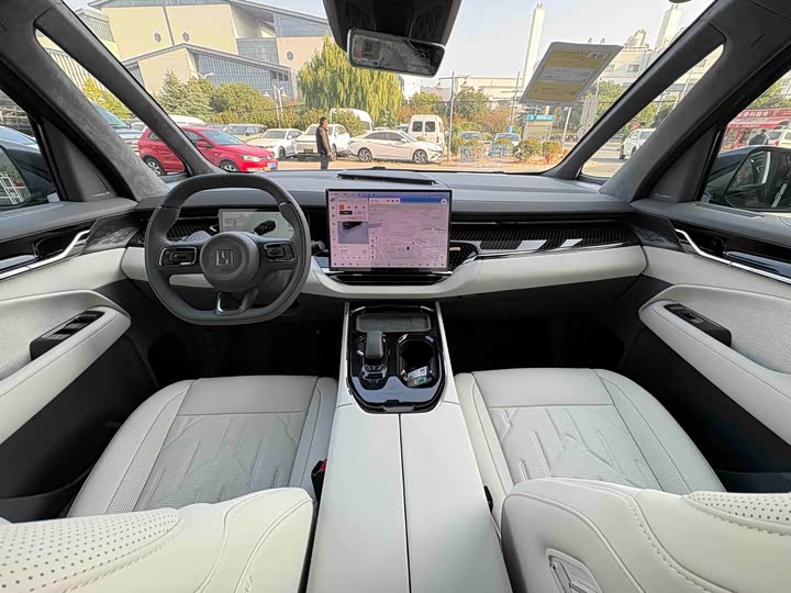 Zeekr 009 2024 2024款 七座过道版四驱 108kWh