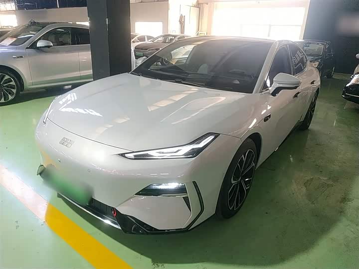 2025 Geely Galaxy E8