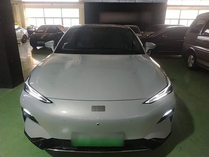 2025 Geely Galaxy E8