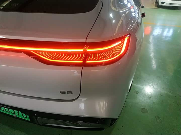 Geely Galaxy E8 2025 2025款 700km 远航智驾版
